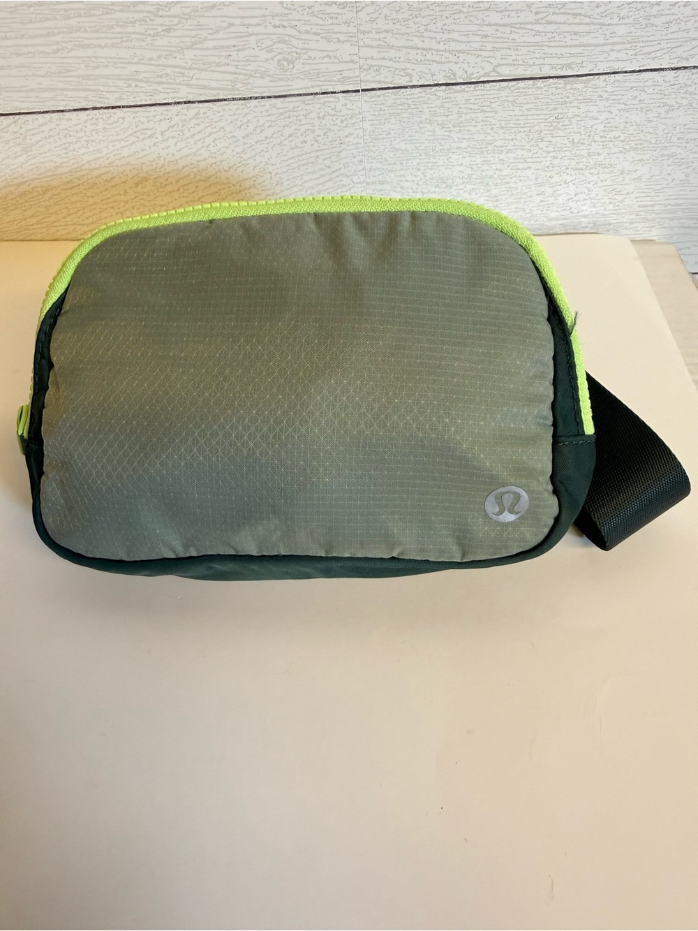 Lululemon 3 Tone Green Everywhere Belt Bag Fanny Pack